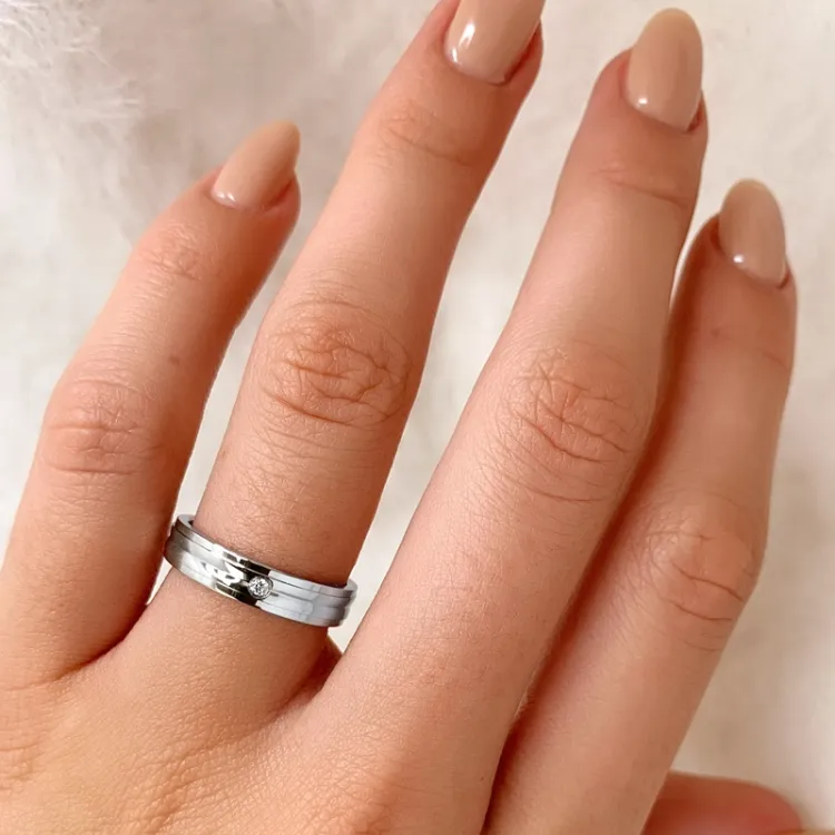 Enkel ring i rhodinerat silver