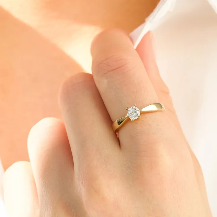 5,4 mm zirkon solitärring i 9 karat guld