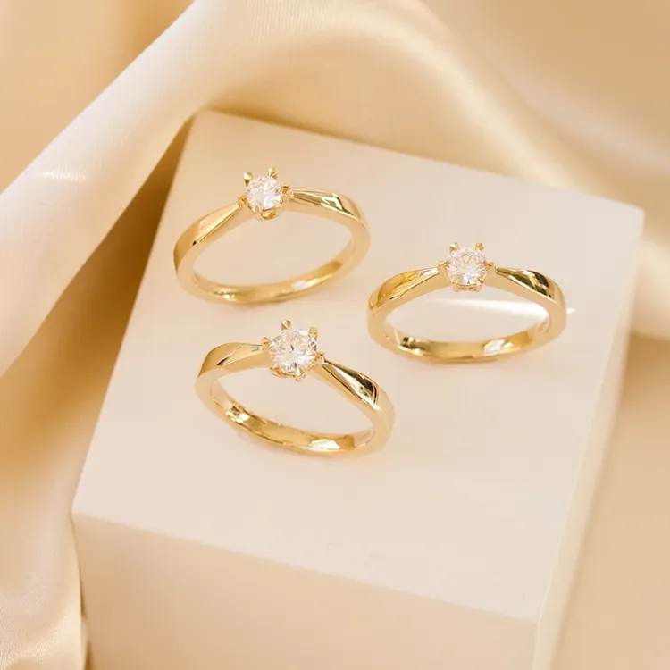 5,4 mm zirkon solitärring i 9 karat guld