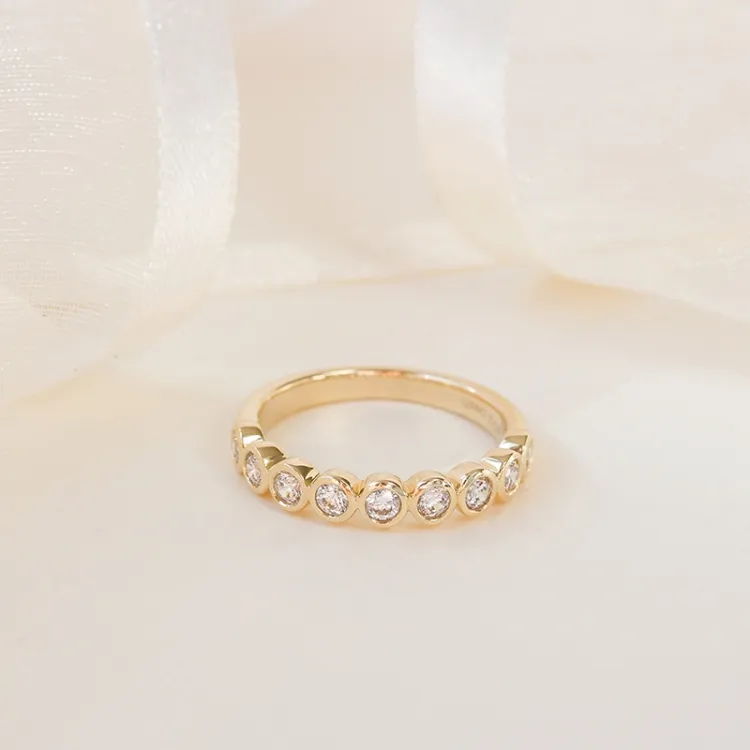 zirkon guldring i 9 karat guld