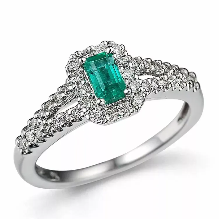 Fyrkantigt smaragd diamantring i 14 karat vitguld 0,30 ct 0,31 ct