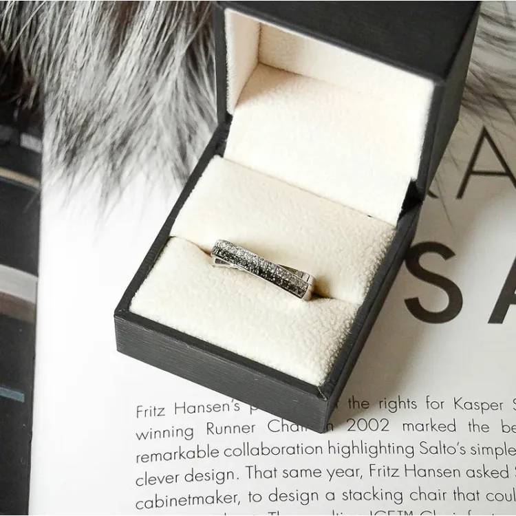 sort diamant vitgulds ring i 14  karat vitguld 0,165 ct 0,165 ct