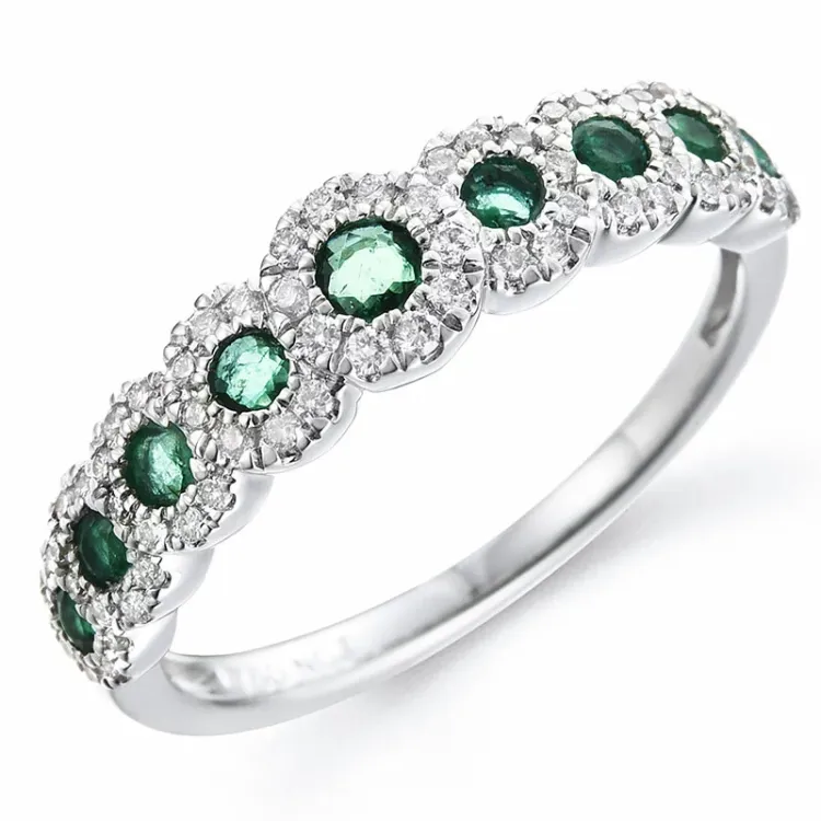 smaragd diamantring i 14 karat vitguld 0,39 ct 0,23 ct