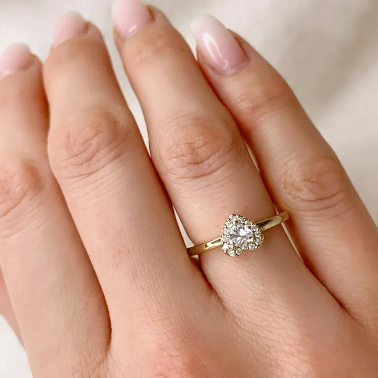 Hjärta diamantring i 14 karat guld 0,24 ct 0,08 ct
