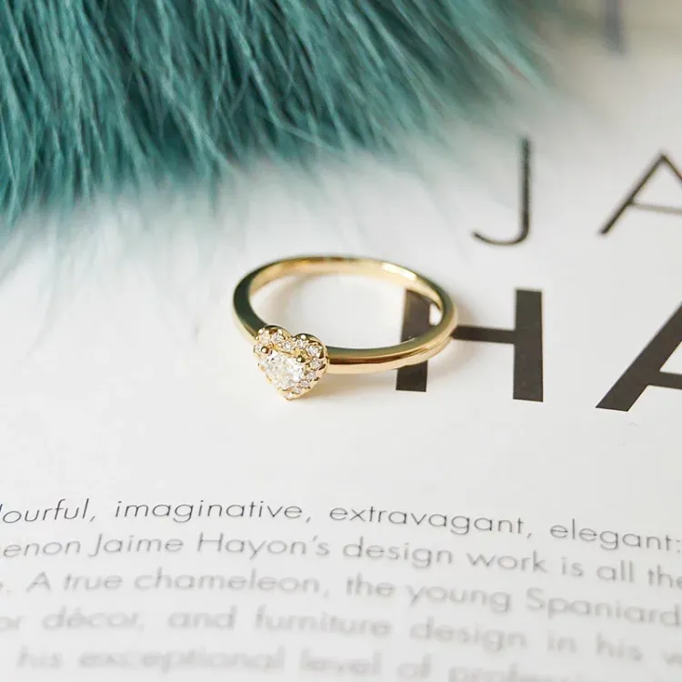 Hjärta diamantring i 14 karat guld 0,24 ct 0,08 ct