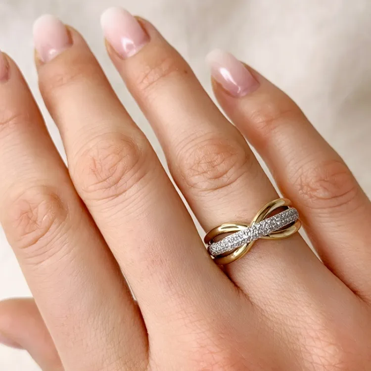 diamant ring i 14  karat guld- och vitguld 0,275 ct