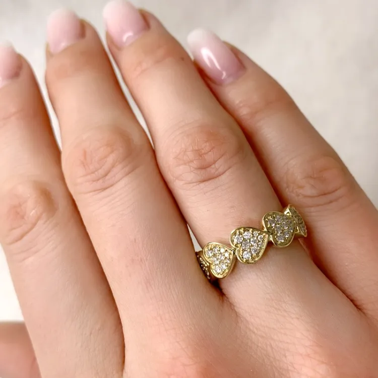 bred diamant hjärtering i 14 karat guld 0,48 ct