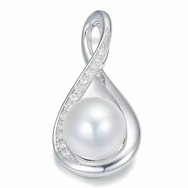 Vit pärla hängen i 14  carat vitguld 0,097 ct