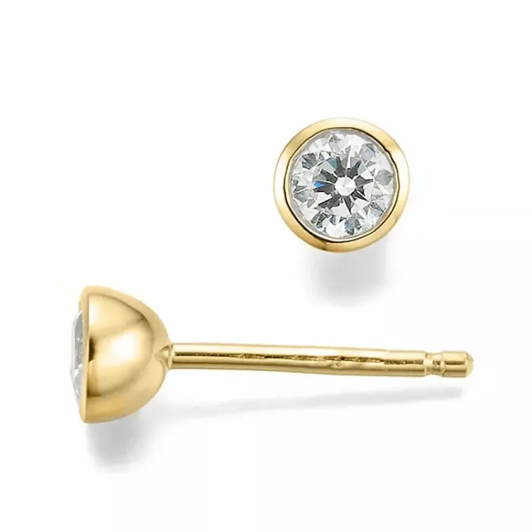 runda diamant solitäreörhängestift i 14 karat guld med diamant