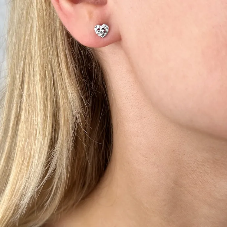 Hjärta diamant vitguld örhängestift i 14 karat vitguld med diamanter