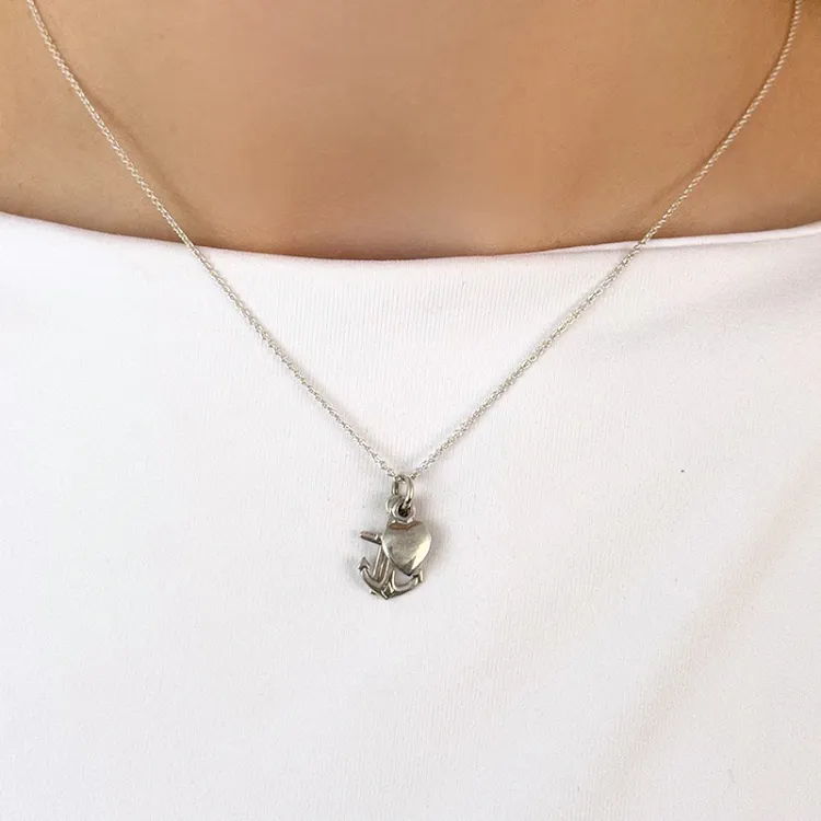 tro-hopp-kärlek hängen i silver - Amoré