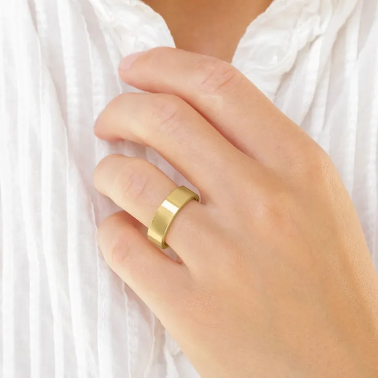 6 och 5 mm vigselsringar i 9 karat guld 0,03 ct - set