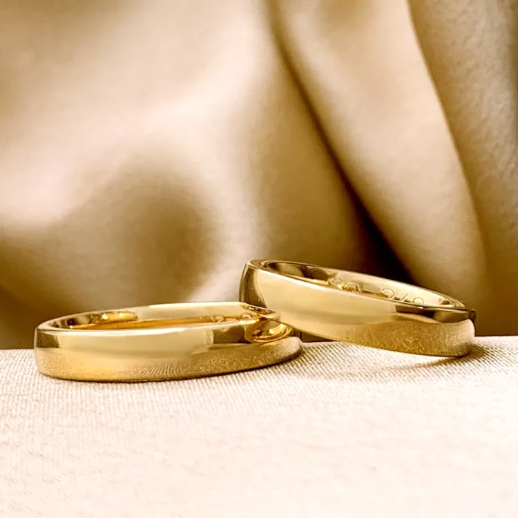 4 mm vigselsringar i 9 karat guld - set