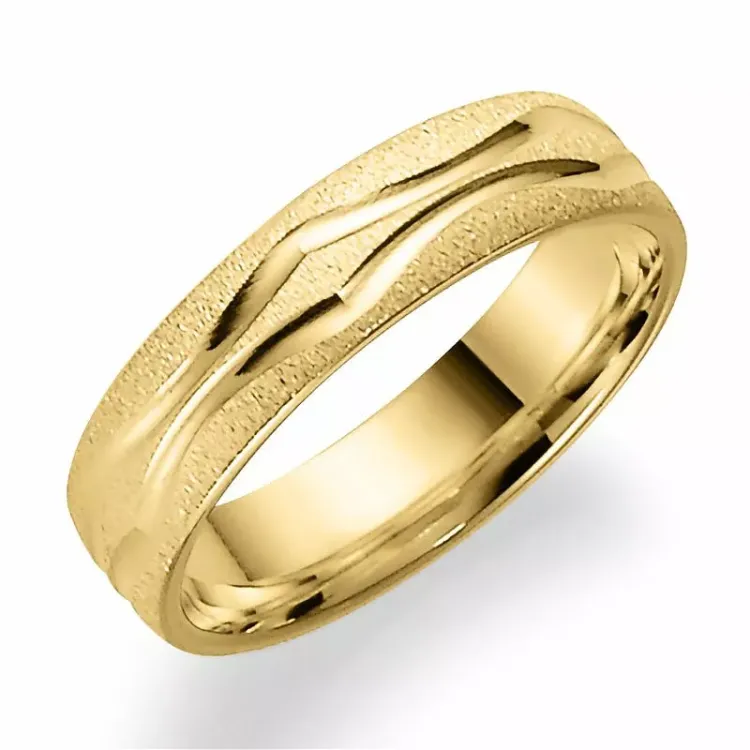 Mönstrad 5 mm vigselsring i 14  karat guld
