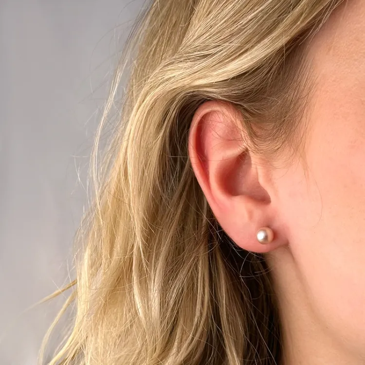 6 mm rosa pärlörhängen i 9 karat guld