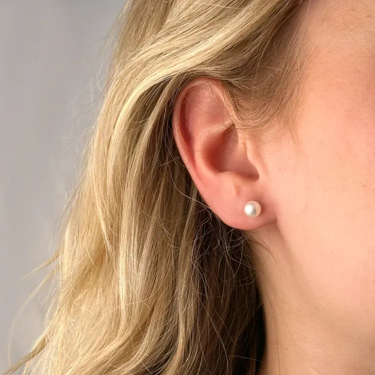 5,5 mm elfenbensvit pärlörhängen i 14 karat guld