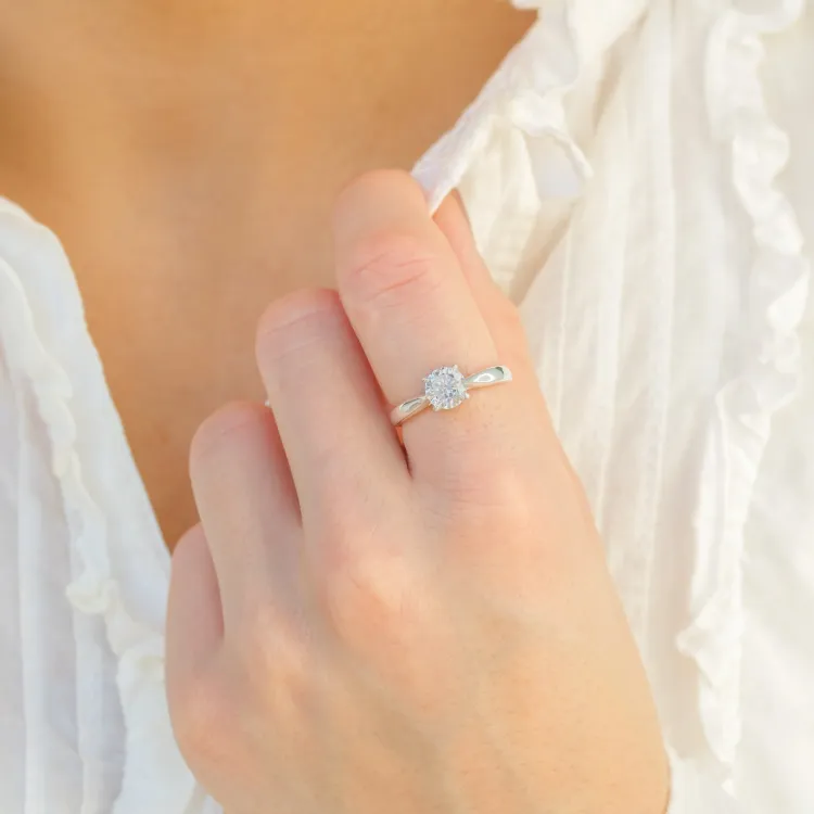 zirkon solitärring i silver