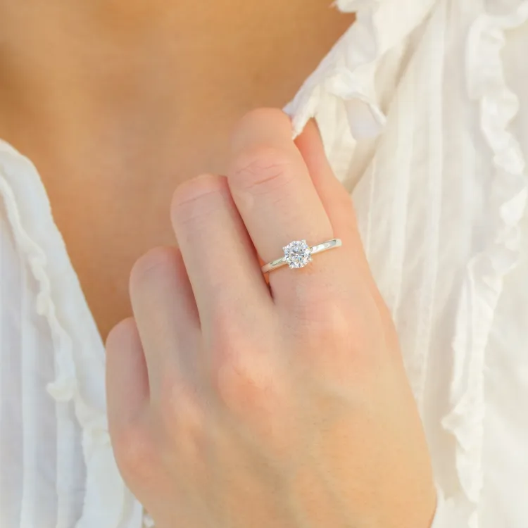 zirkon solitärring i silver