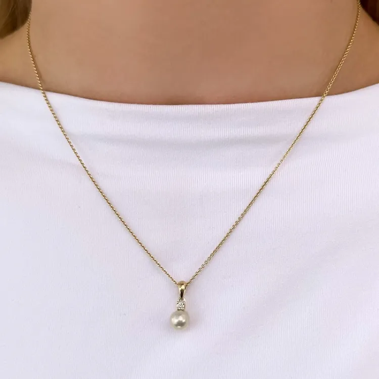 pärla diamantberlocker i 9 carat guld 0,05 ct