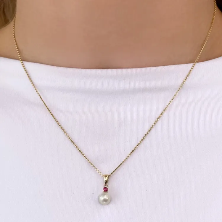 pärla hängen i 9 carat guld 0,07 ct