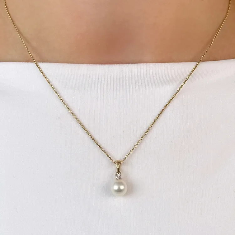 pärla diamantberlocker i 9 carat guld 0,05 ct