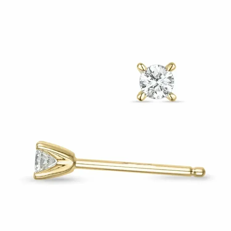 2 x 0,08 ct solitäreörhängestift i 9 karat guld med diamant 