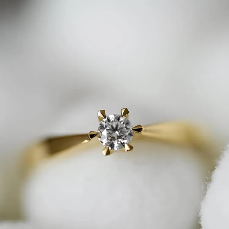 0,20 ct diamant solitärring i 14  karat guld 0,20 ct
