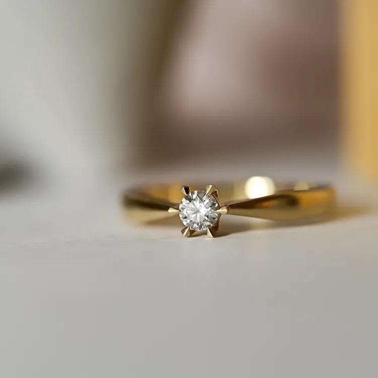 0,20 ct diamant solitärring i 14  karat guld 0,20 ct