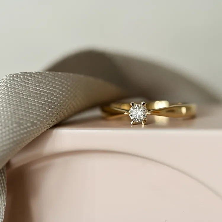 0,20 ct diamant solitärring i 14  karat guld 0,20 ct