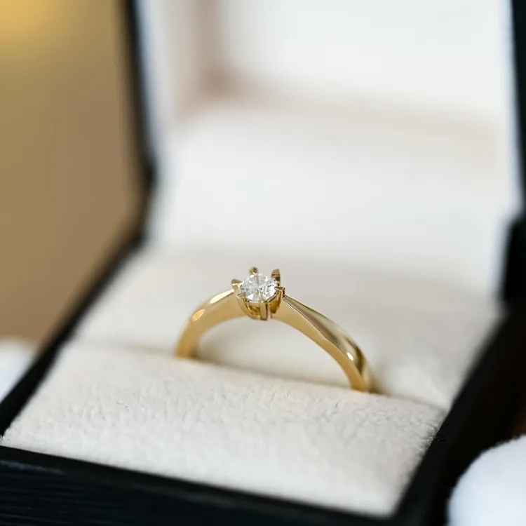 0,20 ct diamant solitärring i 14  karat guld 0,20 ct