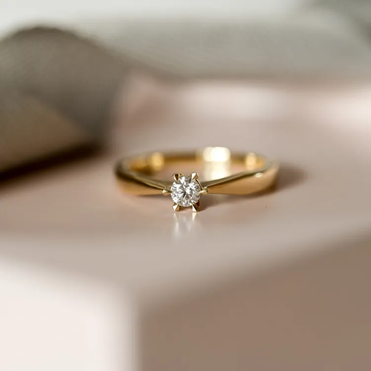 0,20 ct diamant solitärring i 14  karat guld 0,20 ct