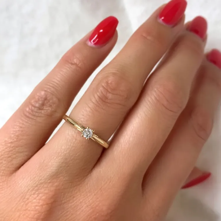 kampajn - diamant solitärring i 14 karat guld 0,12 ct