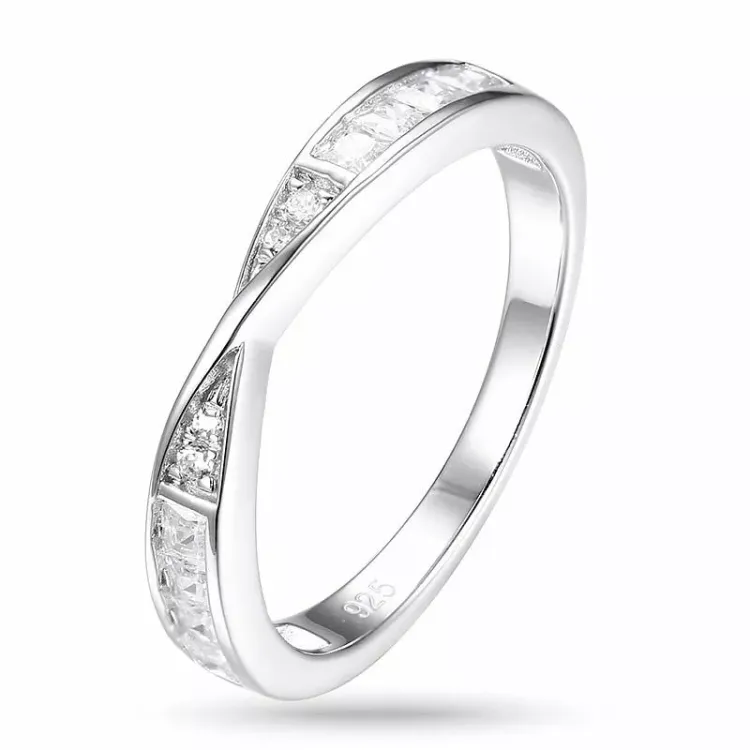 Elegant vridet zirkon ring i silver