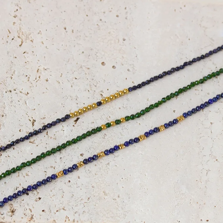 mörkblå metallic armband med sten og hematite - Loom Stones