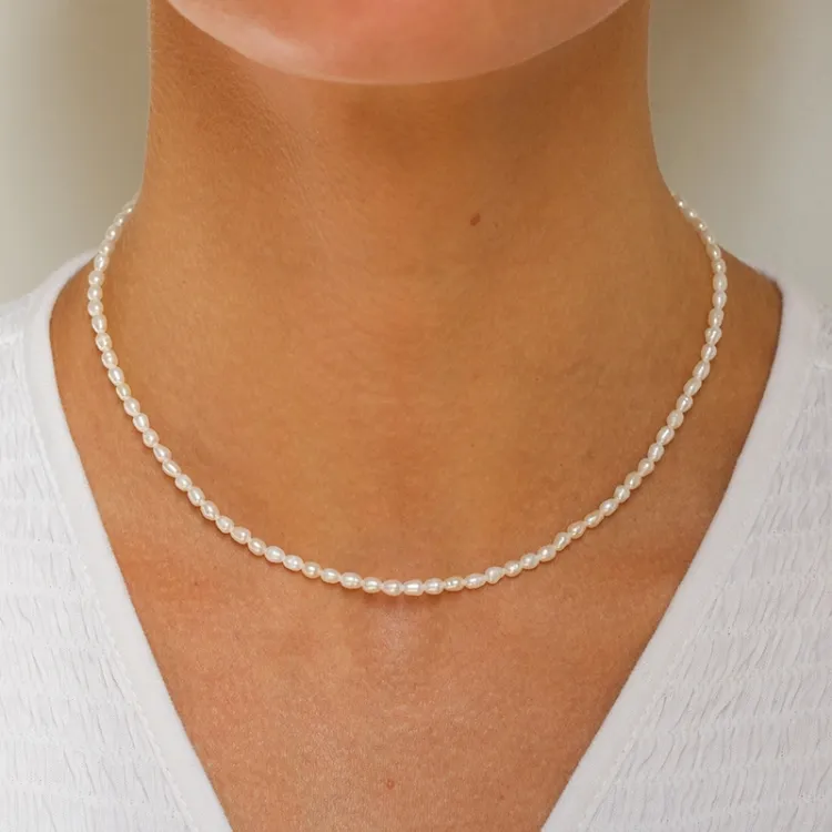 3 mm halsband med sötvattenspärlor
