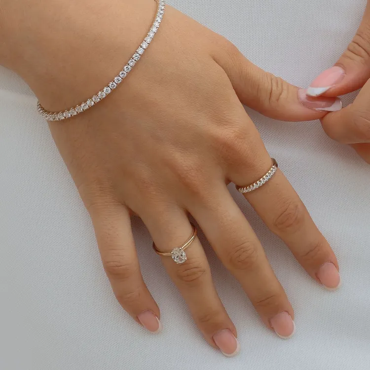 oval lab grown diamant solitärring i 14  karat guld 1,0 ct
