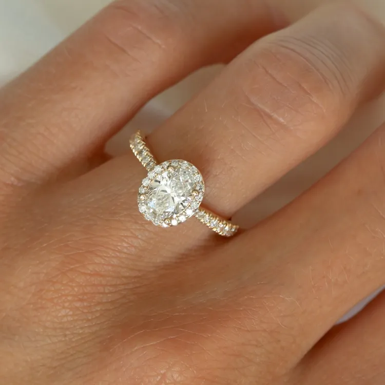 oval lab grown diamant ring i 14  karat guld 1,0 ct 0,33 ct