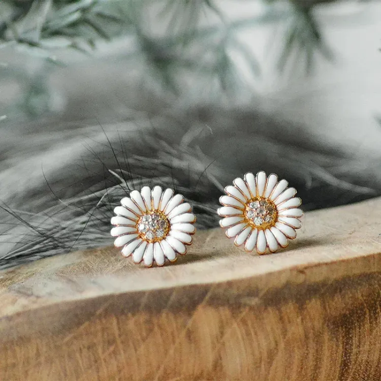 14,5 mm prästkrage örhängen i förgyllt silver - Matilda