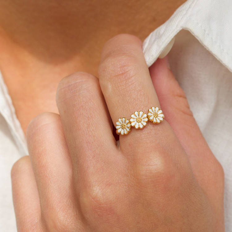 elegant prästkrage ring i förgyllt silver - Maggie
