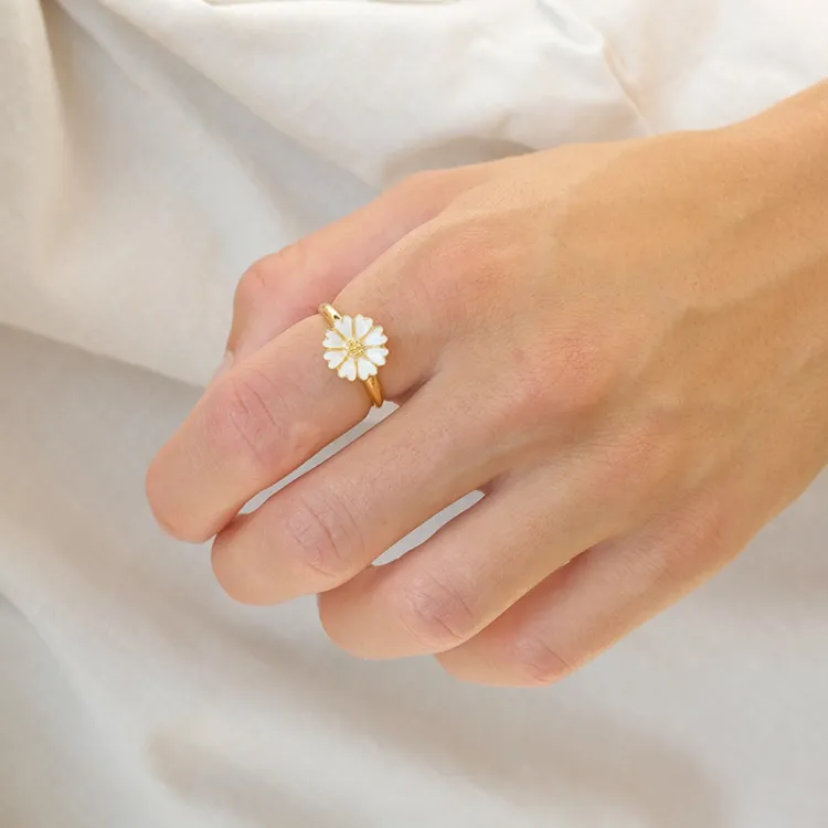 11 mm prästkrage ring i förgyllt silver - Magda