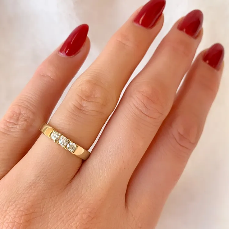 diamant alliancring i 14 karat guld 3 x 0,10 ct