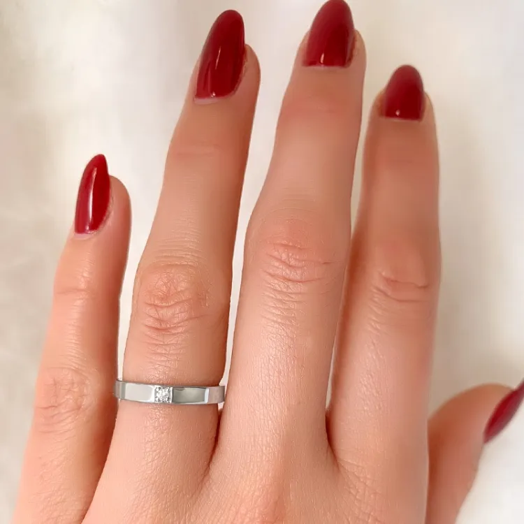 diamant alliancring i 14 karat vitguld 0,03 ct