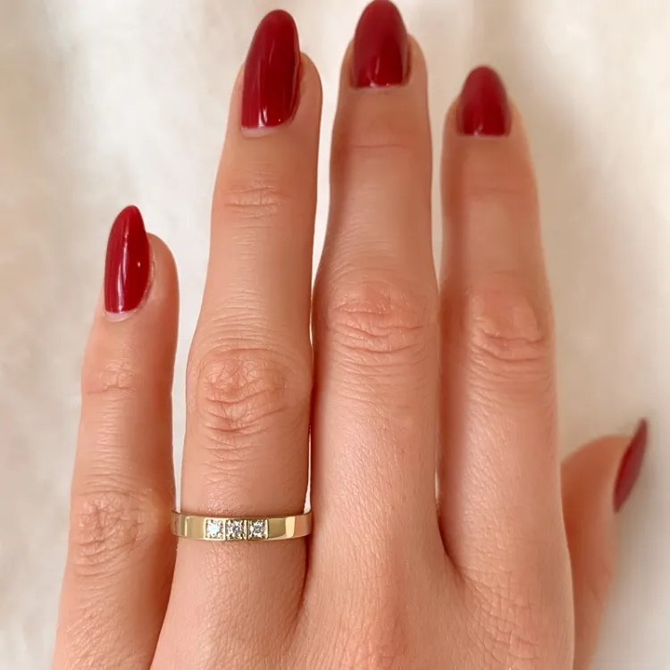 diamant alliancring i 14  karat guld 3 x 0,03 ct