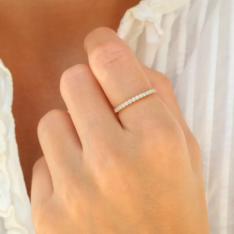 Diamant alliancring i 14  karat guld 0,25 ct