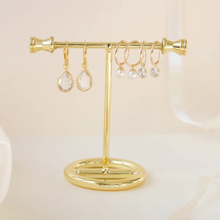12 mm creol i 9 karat guld med zirkon - Gold Collection