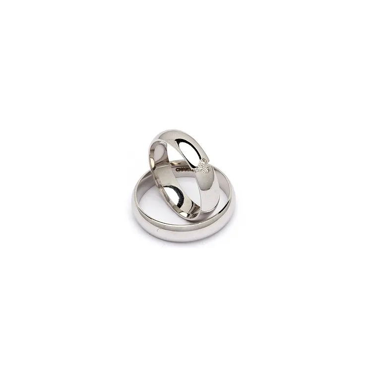 Vigselsringar i 14  karat vitguld 0,030 ct - set
