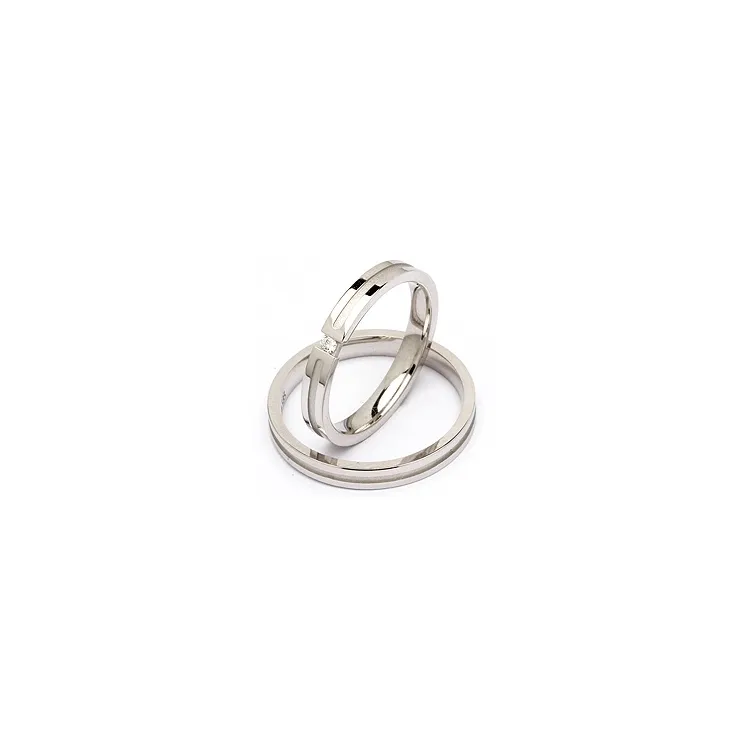 Vigselsringar i 14  karat vitguld 0,03 ct - set