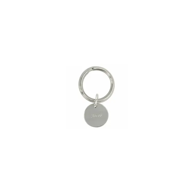 nyckelring med namn i metall och silver