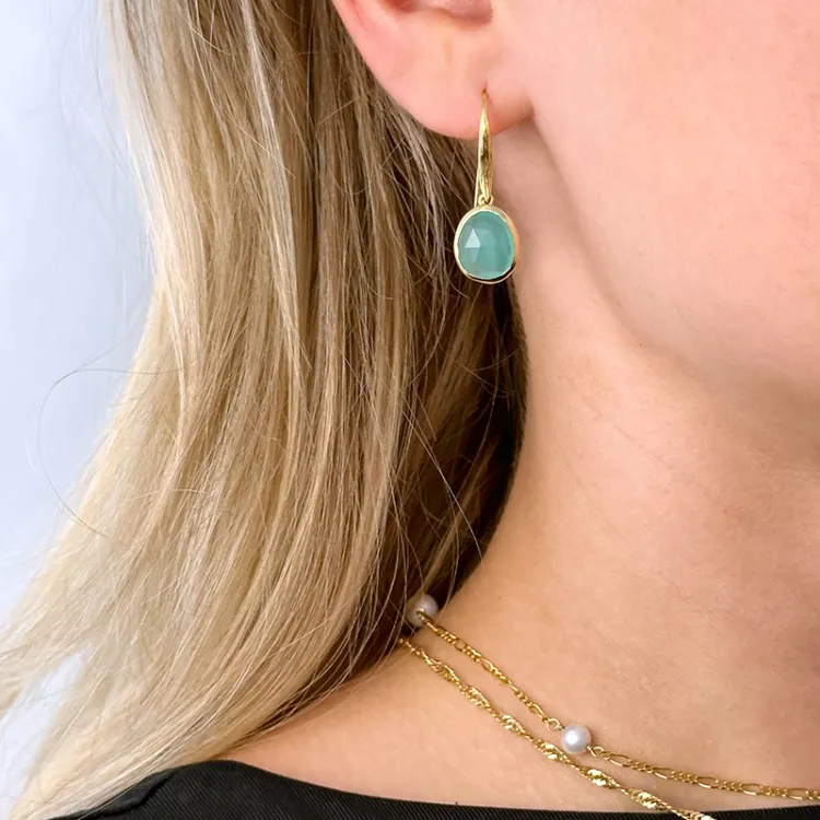 aqua kristal örhängen i förgyllt silver - Loom Stones
