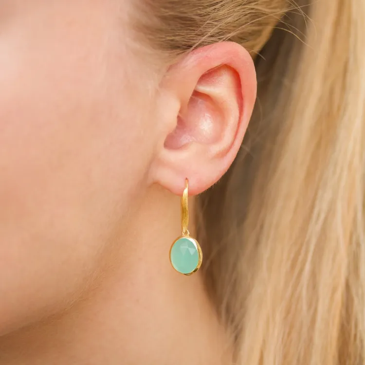 aqua kristal örhängen i förgyllt silver - Loom Stones